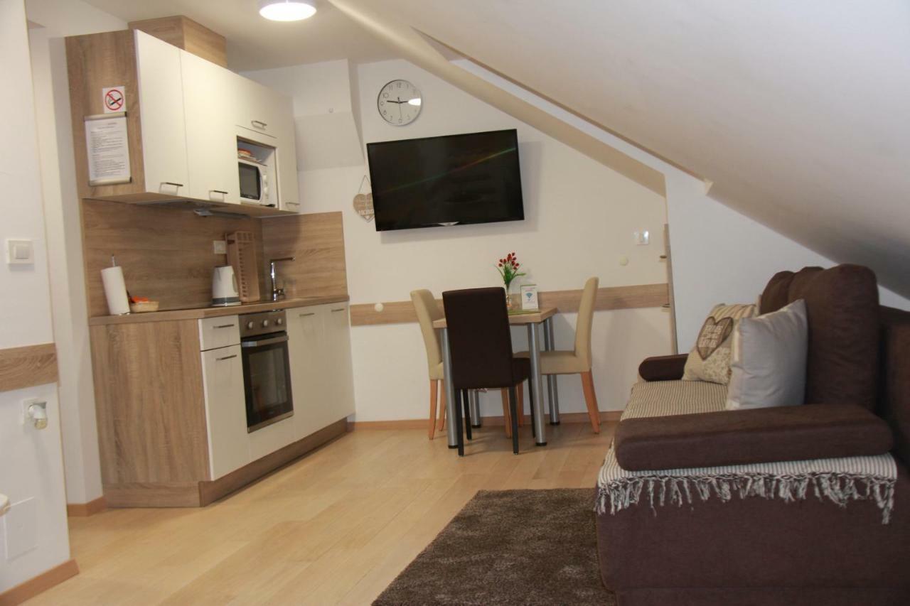 Apartments Borna 2 ซาเกร็บ ภายนอก รูปภาพ